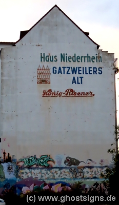 Gatzweilers Alt, Haus Niederrhein, König Pilsener, Fassadenwerbung, Düsseldorf, Bierwerbung